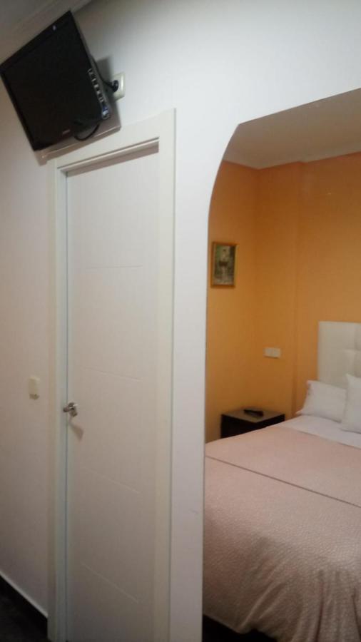 Pension Navarra Madrid Buitenkant foto