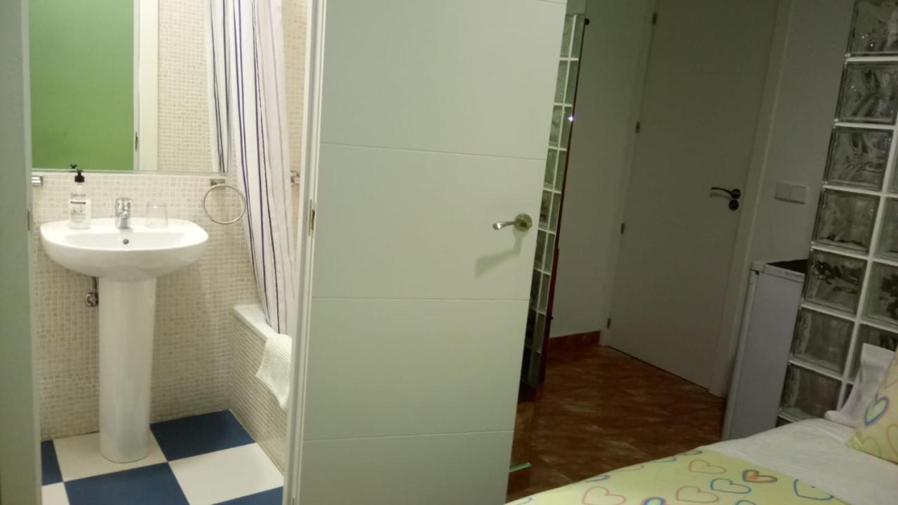 Pension Navarra Madrid Buitenkant foto