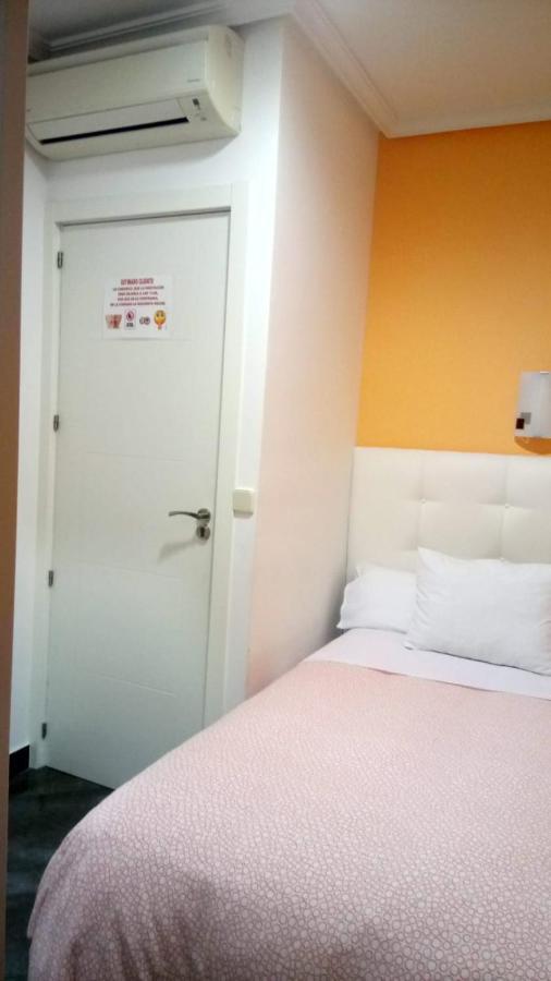 Pension Navarra Madrid Buitenkant foto