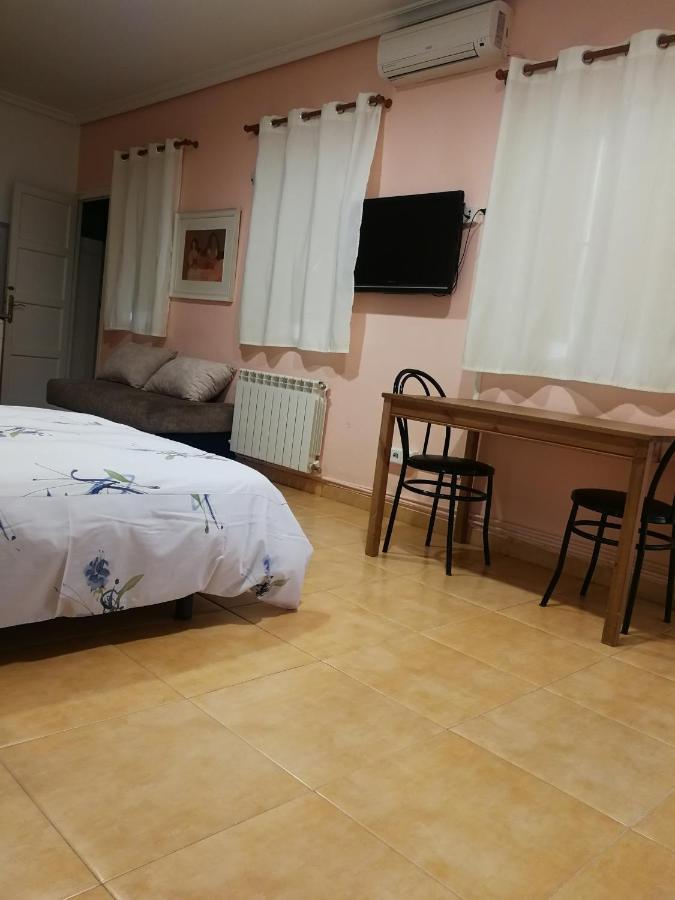Pension Navarra Madrid Buitenkant foto