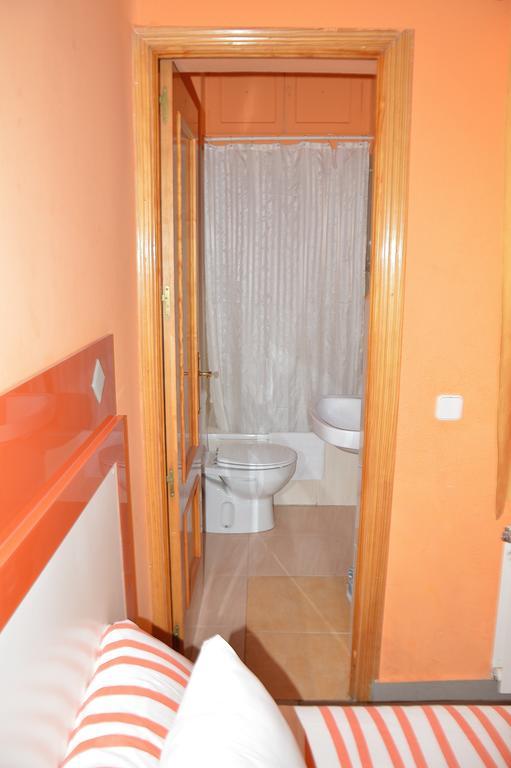 Pension Navarra Madrid Buitenkant foto
